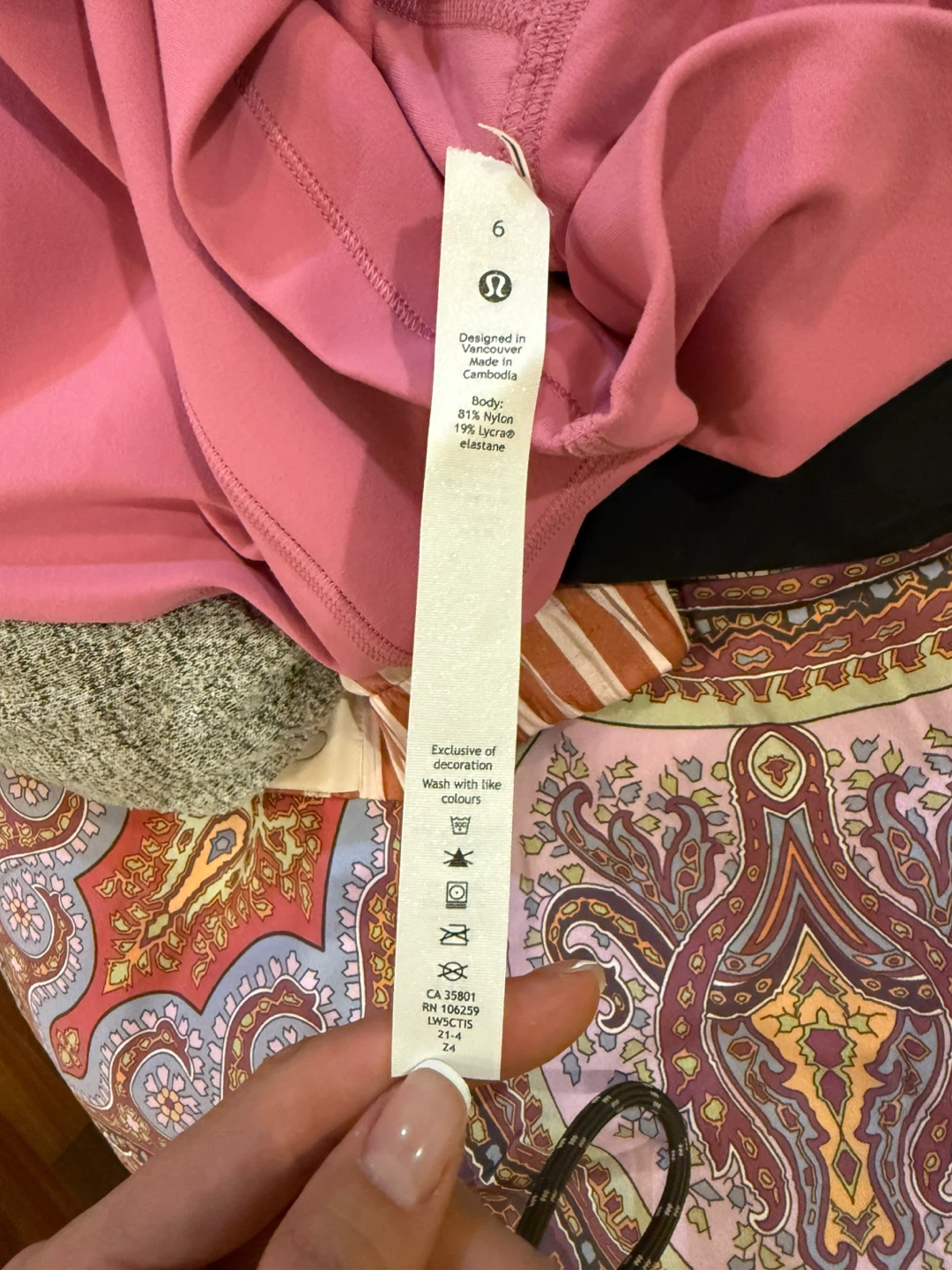 Lululemon Pink Align Leggings Size 6 - photo 3