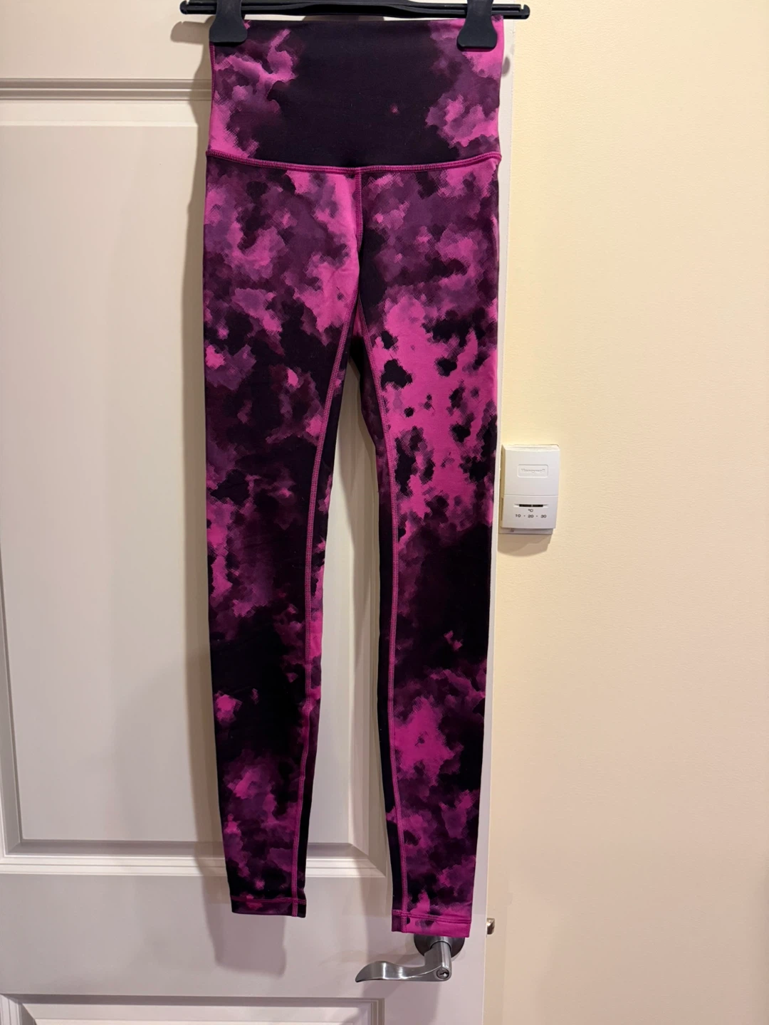 Lululemon Athletica Pink Tie-Dye Leggings Size 4