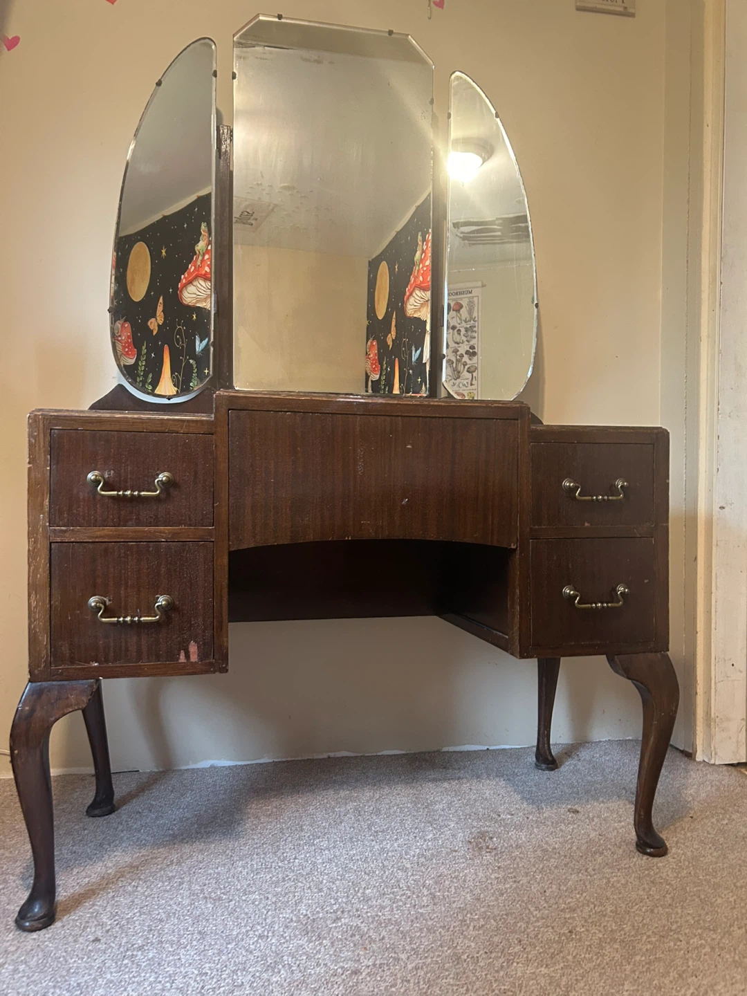Vintage Vanity Dresser with Tri-fold Mirror
