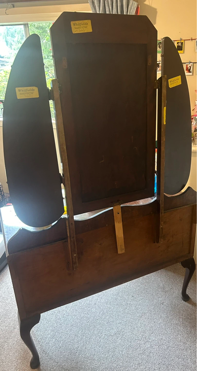 Vintage Vanity Dresser with Tri-fold Mirror - photo 2