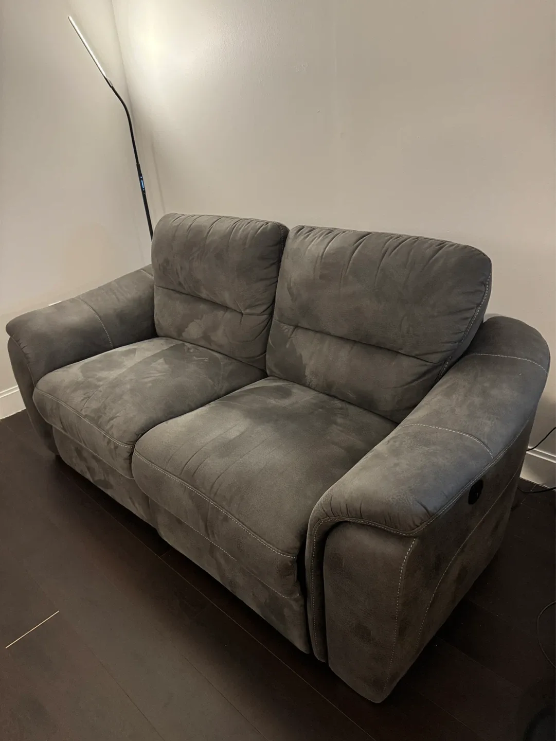 Power recliner loveseat sofa