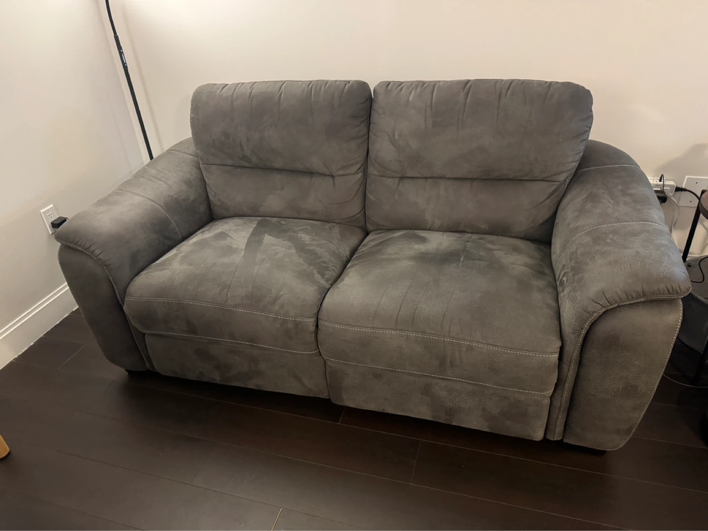 Power recliner loveseat sofa - photo 2