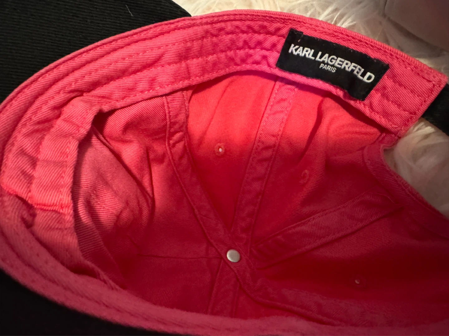 Karl Lagerfeld Pink Cap & Soia & Kyo Grey Cap - photo 4