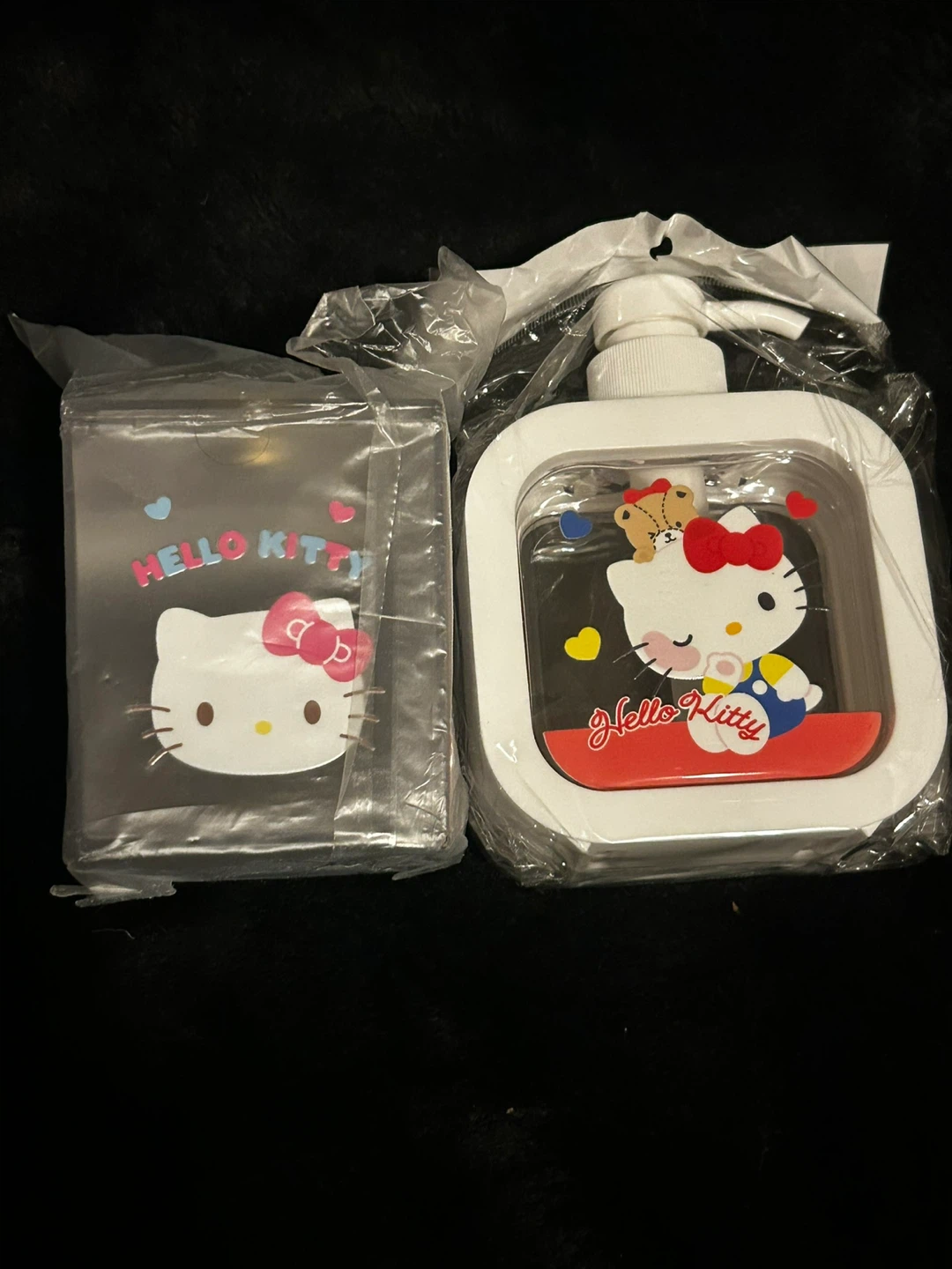 Kuromi & Hello Kitty Soap Dispenser Set - photo 2