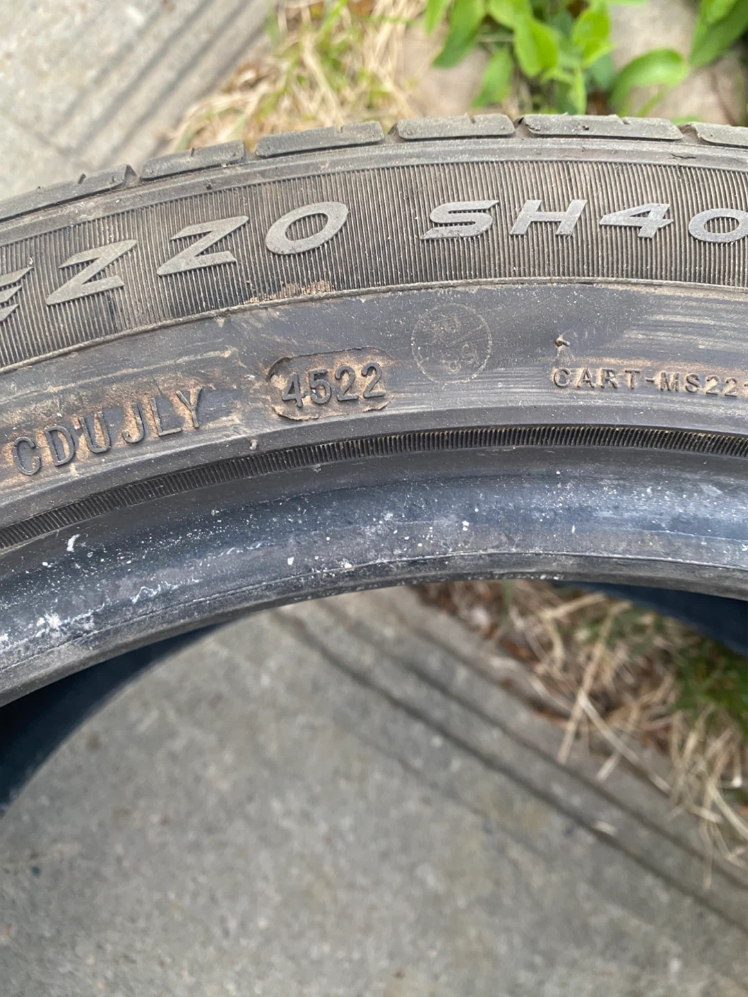 Pirelli P Zero SH40 Tire 235/45R18 - photo 3
