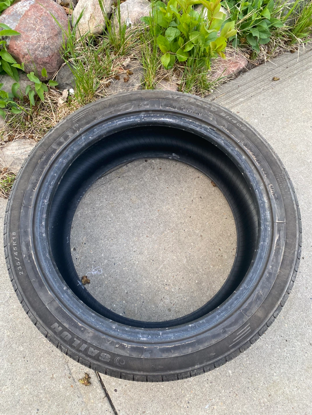 Pirelli P Zero SH40 Tire 235/45R18