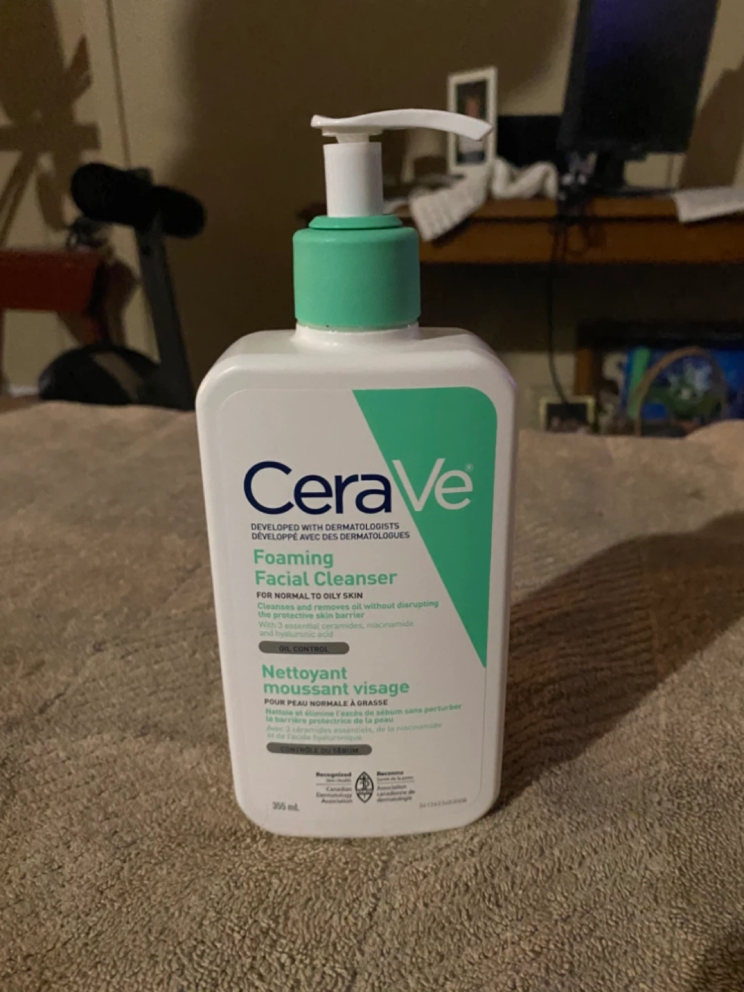 NEW CeraVe Foaming Facial Cleanser for Oily Skin 355 mL - photo 2