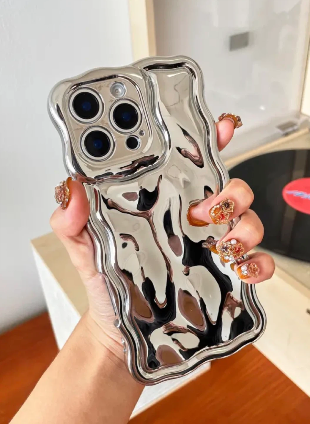 Chrome Wavy iPhone 14 Pro Case