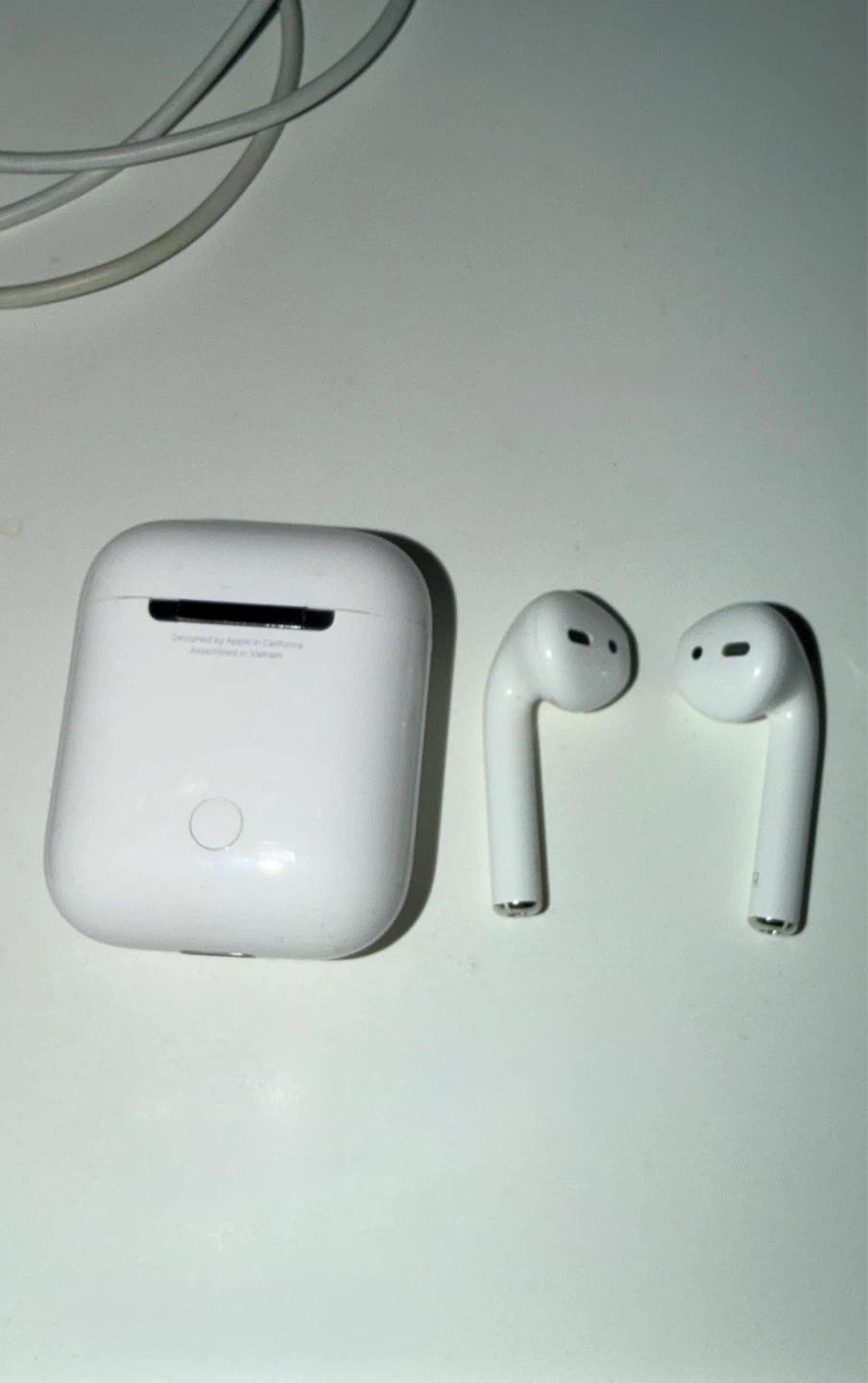Apple AirPods 2 with Charging Case - photo 2