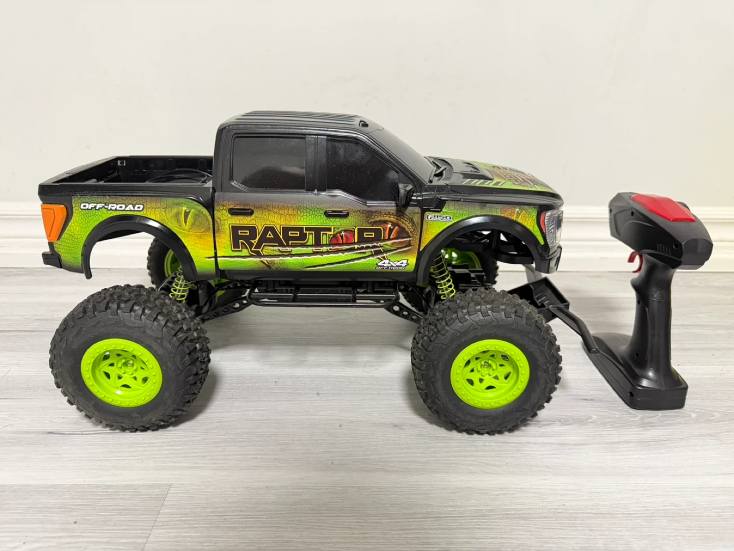 Ford F-150 Raptor RC Monster Truck – Used Once!