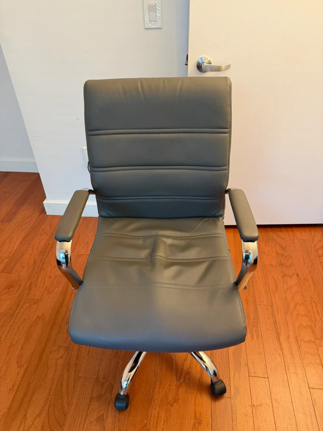 Move-Out Sale: Home Office Setup - photo 4
