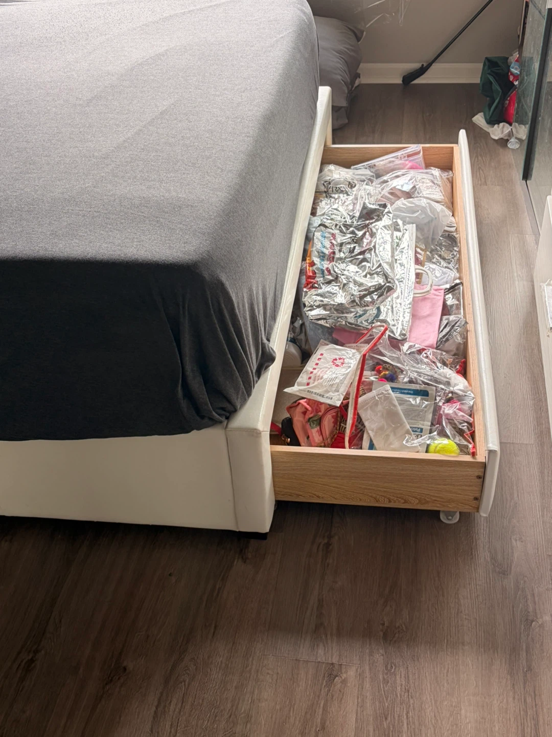 Leather Bed  Storage Drawer Headboard & Hybrid Mattress - photo 5