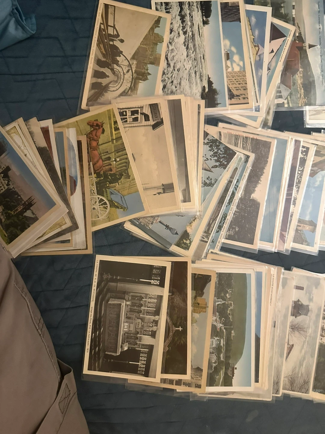 Collection of vintage Canadian postcards - photo 3