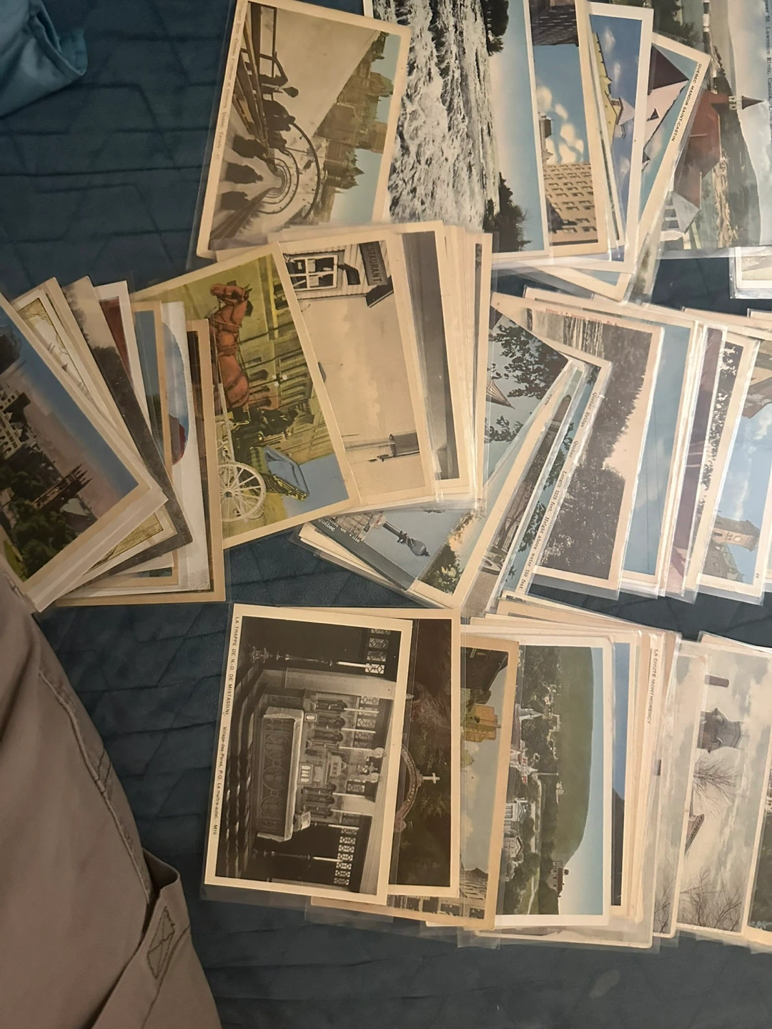 Collection of vintage Canadian postcards - photo 4