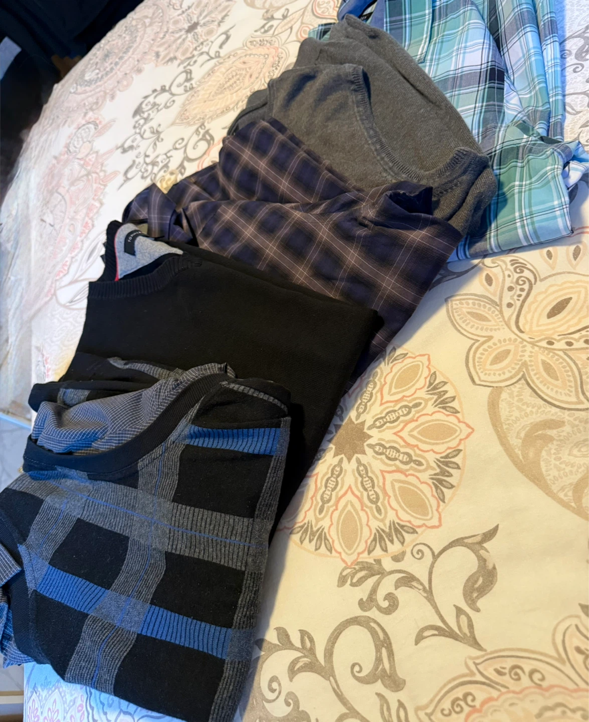 Bundle of 5 mens tops. $45 for all.