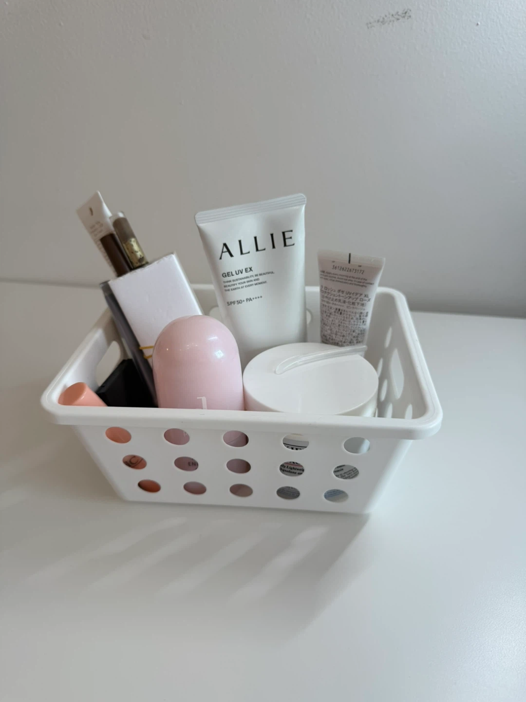 White Storage Basket with Perforated Design x 3 pieces - photo 2