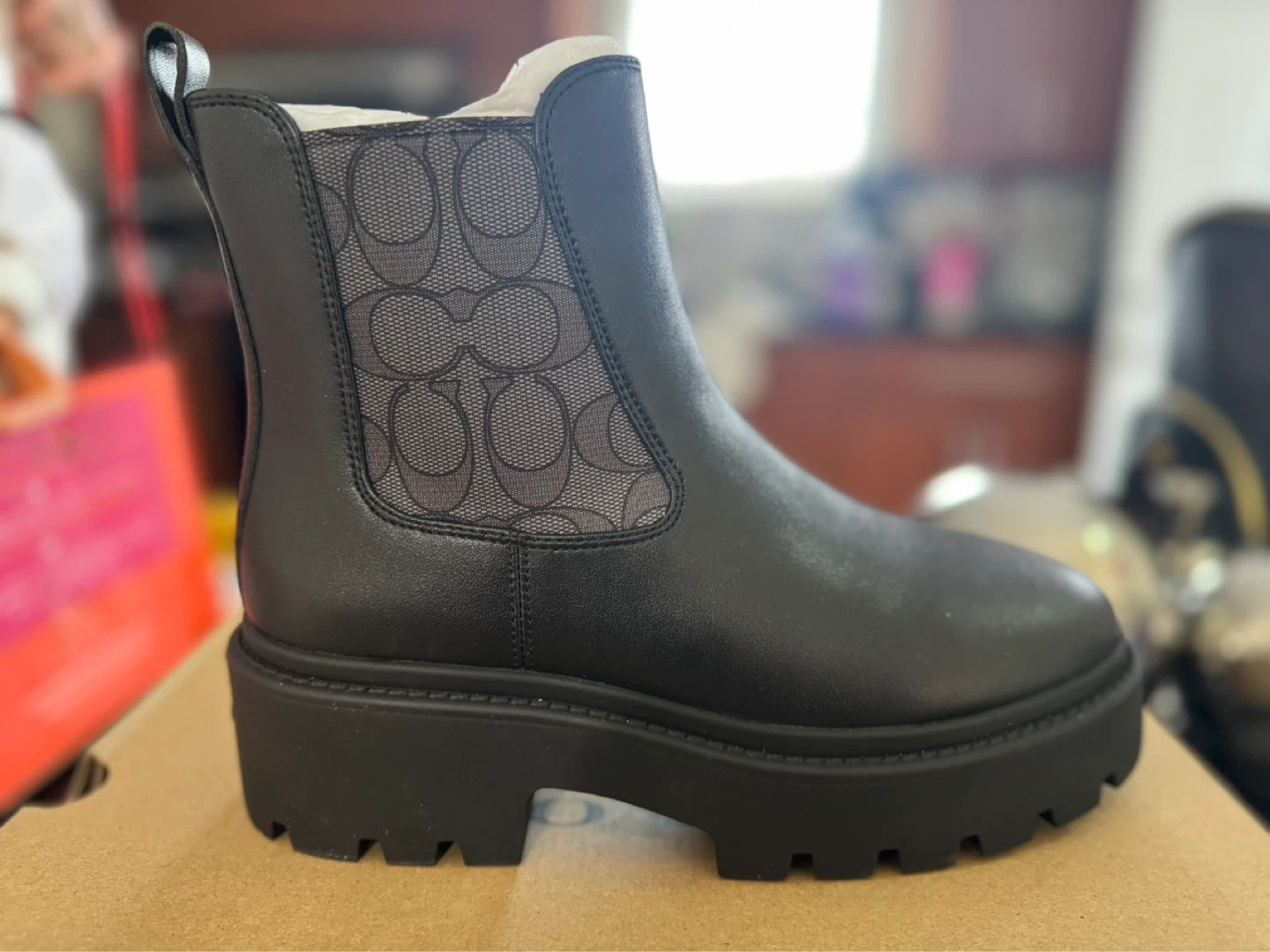 COACH Black Leather Chelsea Boots Size 6 - photo 4