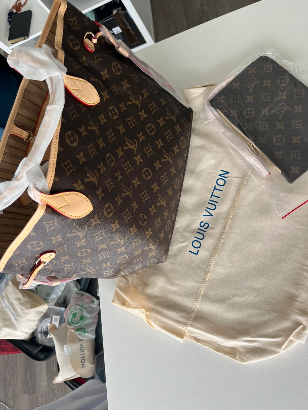 Louis Vuitton Monogram Neverfull Tote Bag - photo 2