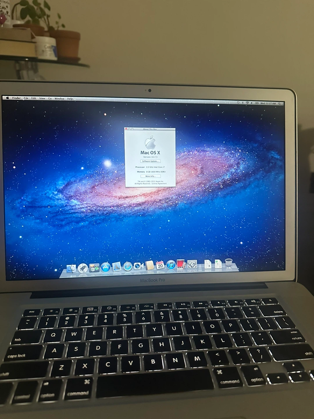 Apple MacBook Pro 2.2 GHz Intel Core i7, 8 GB RAM