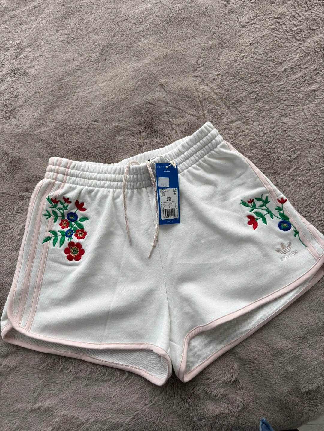 Adidas Floral Embroidered Shorts – NEW with Tags – Size S