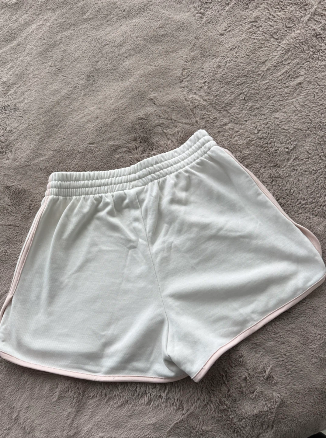 Adidas Floral Embroidered Shorts – NEW with Tags – Size S - photo 3