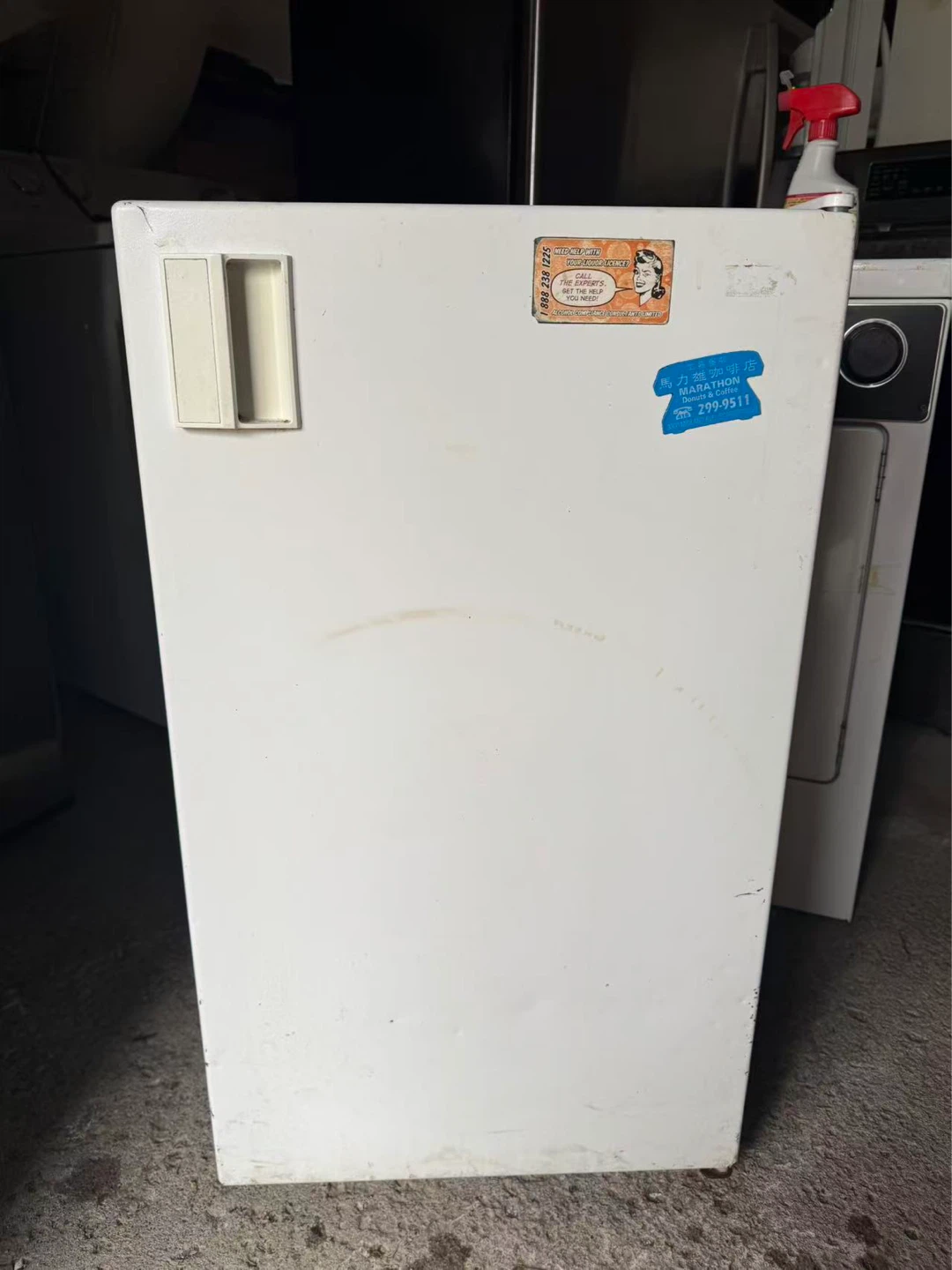 Good condition Sanyo mini fridge $70 - photo 2