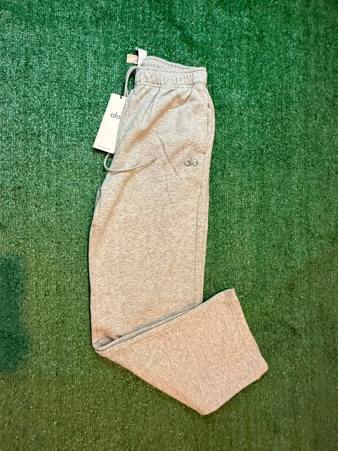 Alo Yoga Sweatpants - Grey