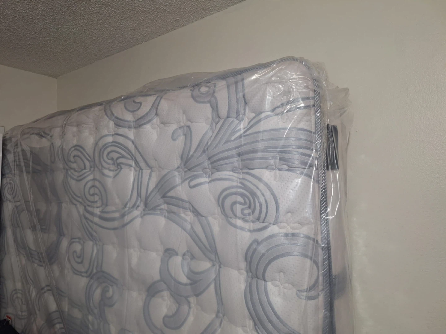 King size Whole Home Caliente Euro Pillow Top Firm Mattress - photo 4