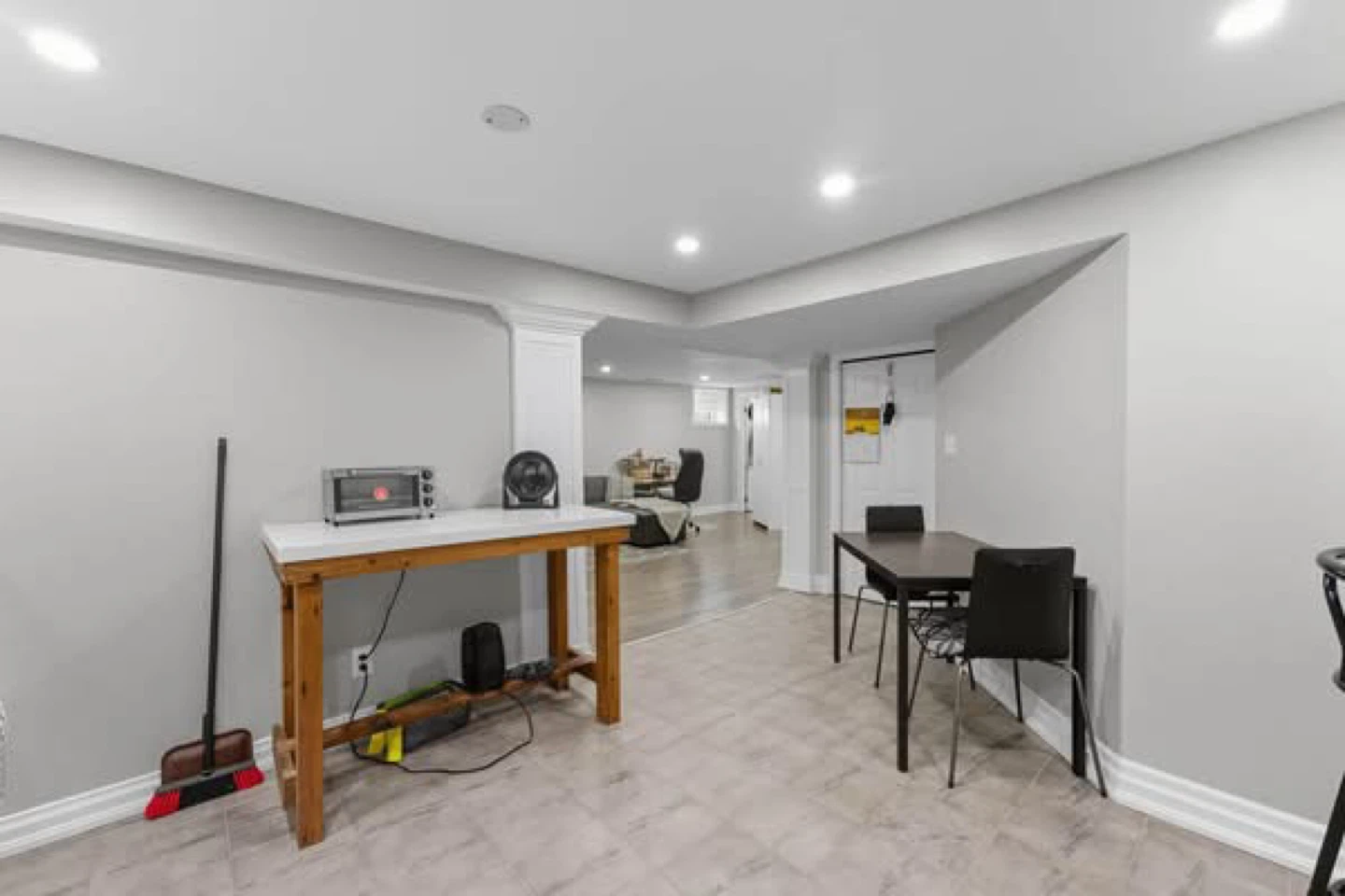 Burlington basement apartment - photo 3