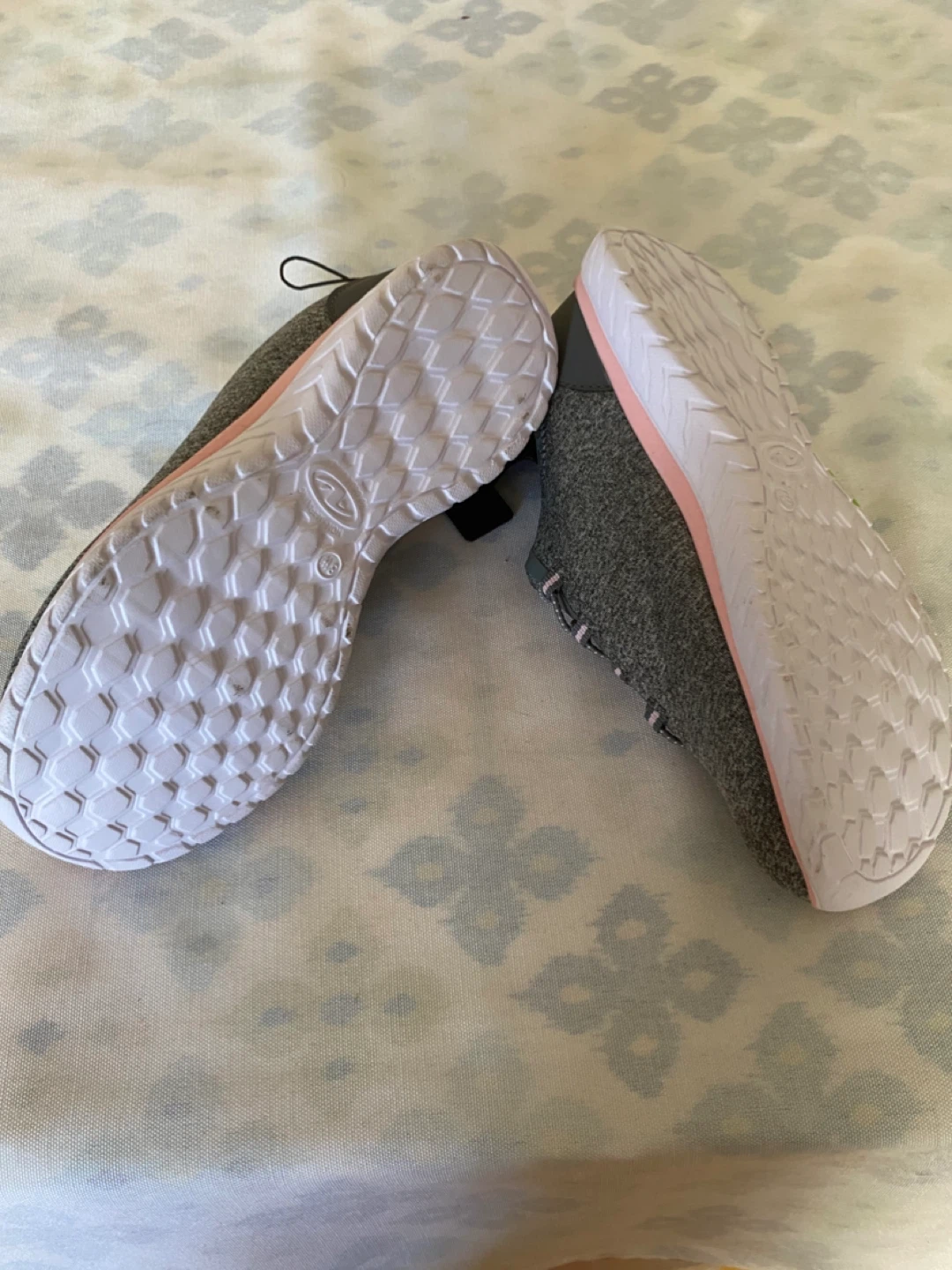 Athletic Works Women's Wide Fit Grey Pink Running Shoes Size 8 - photo 3