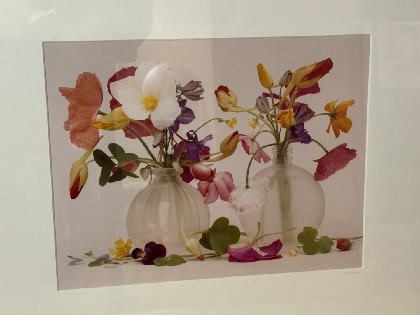 Jill Bedford "Two Vases With Flowers" Framed Photograph - photo 2