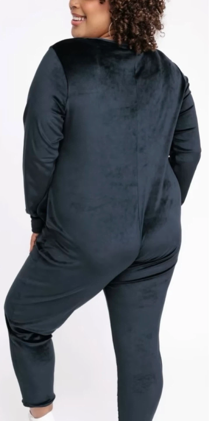 *NEW* Smash + Tess Black Velvet Jumpsuit 4X/4T - photo 4