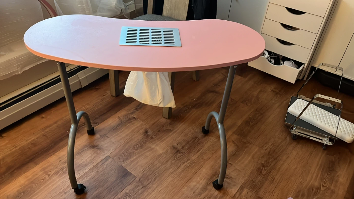 Pink Manicure Nail Table with Built-in Fan