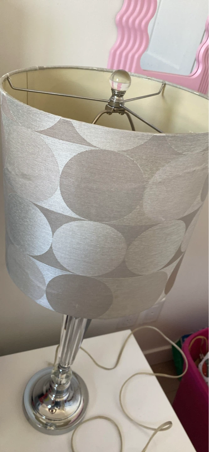 Table Lamp with Silver Circle Pattern Shade - photo 2