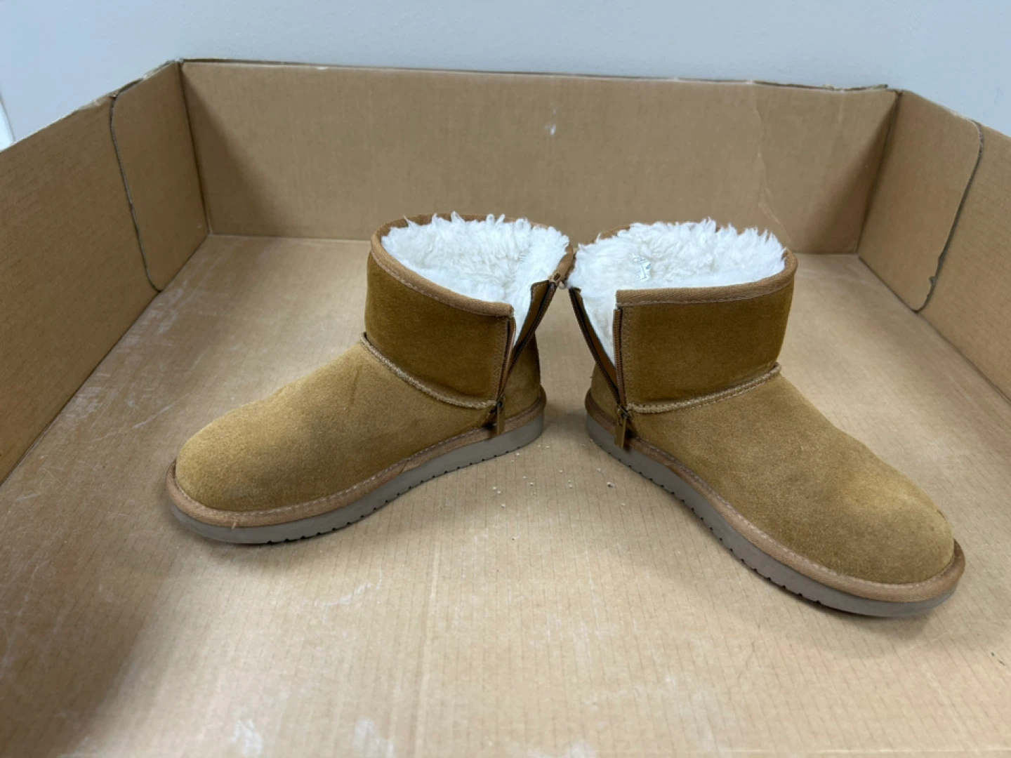Koolaburra by UGG  Short Boots - Size 8 - photo 3