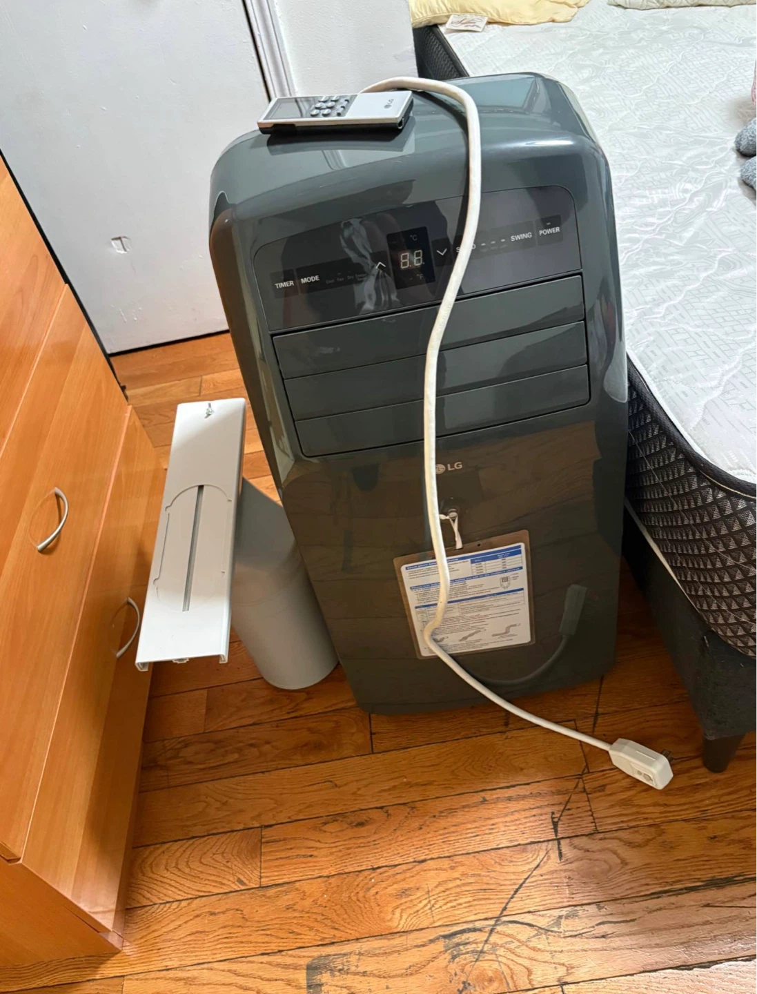 LG Portable Air Conditioner - photo 3