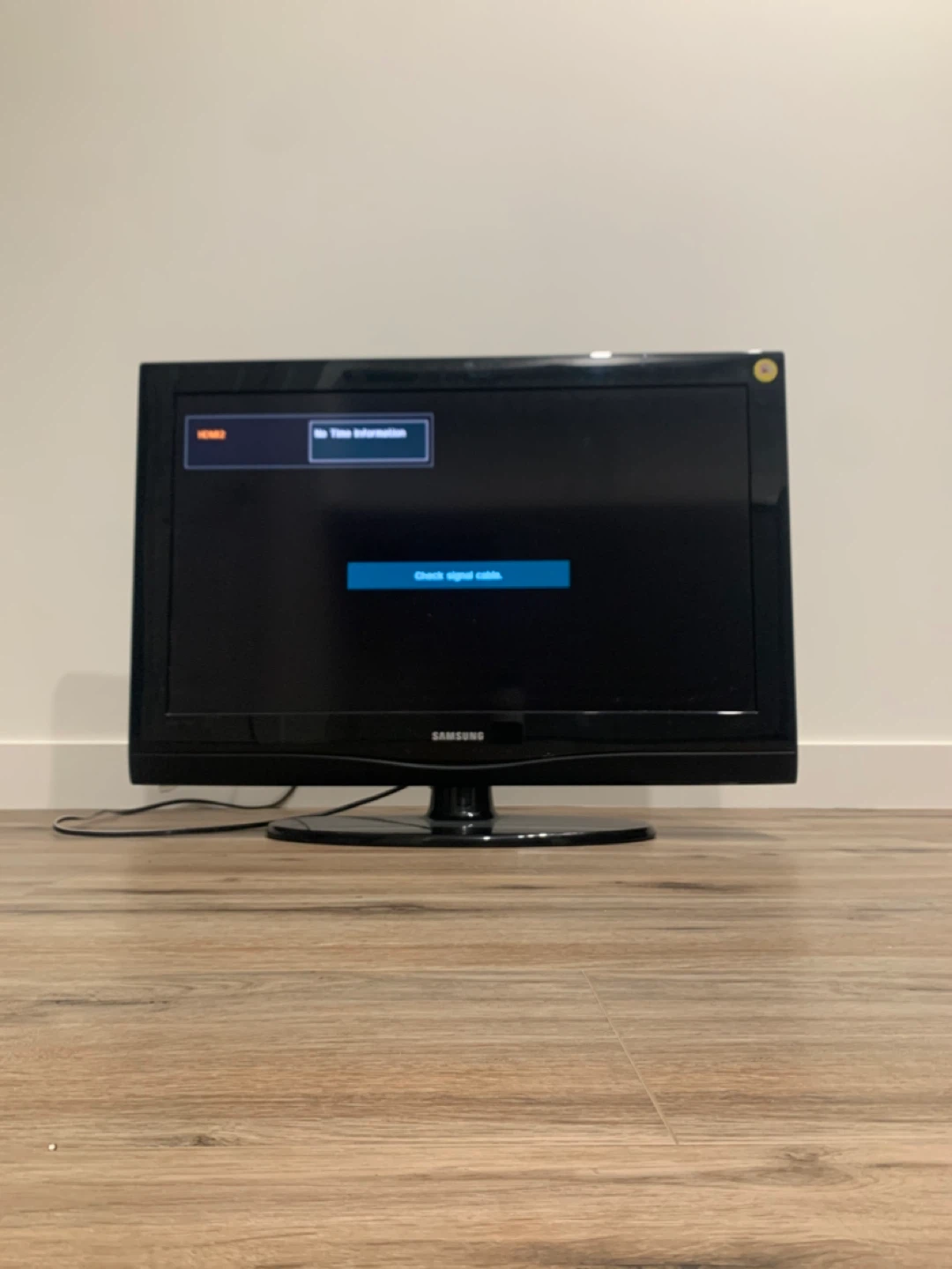 Samsung Flat Screen TV - photo 2
