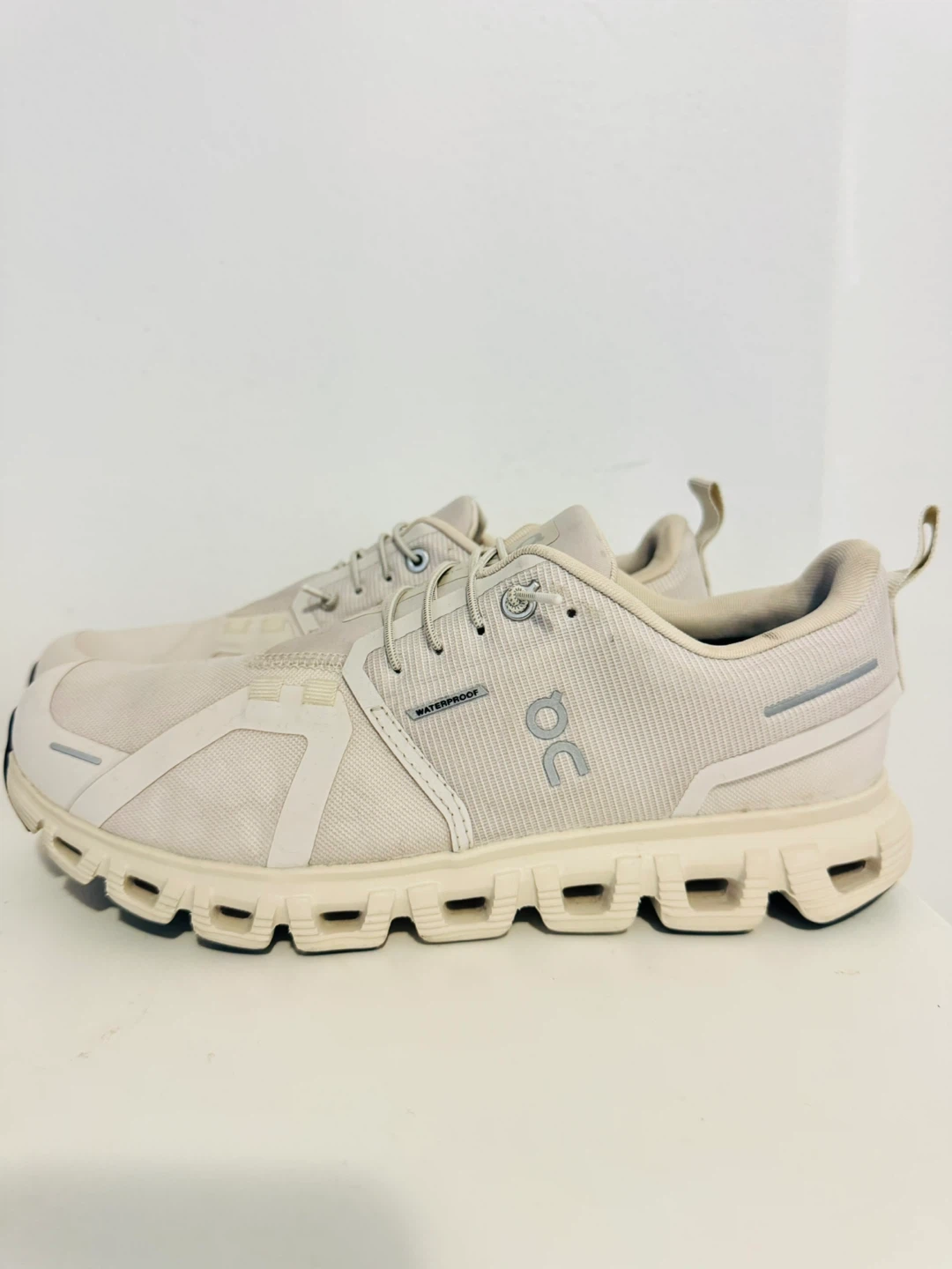 ON womens Cloud 6 Waterproof ‘Pearl Cream’ 8.5US womens - photo 5