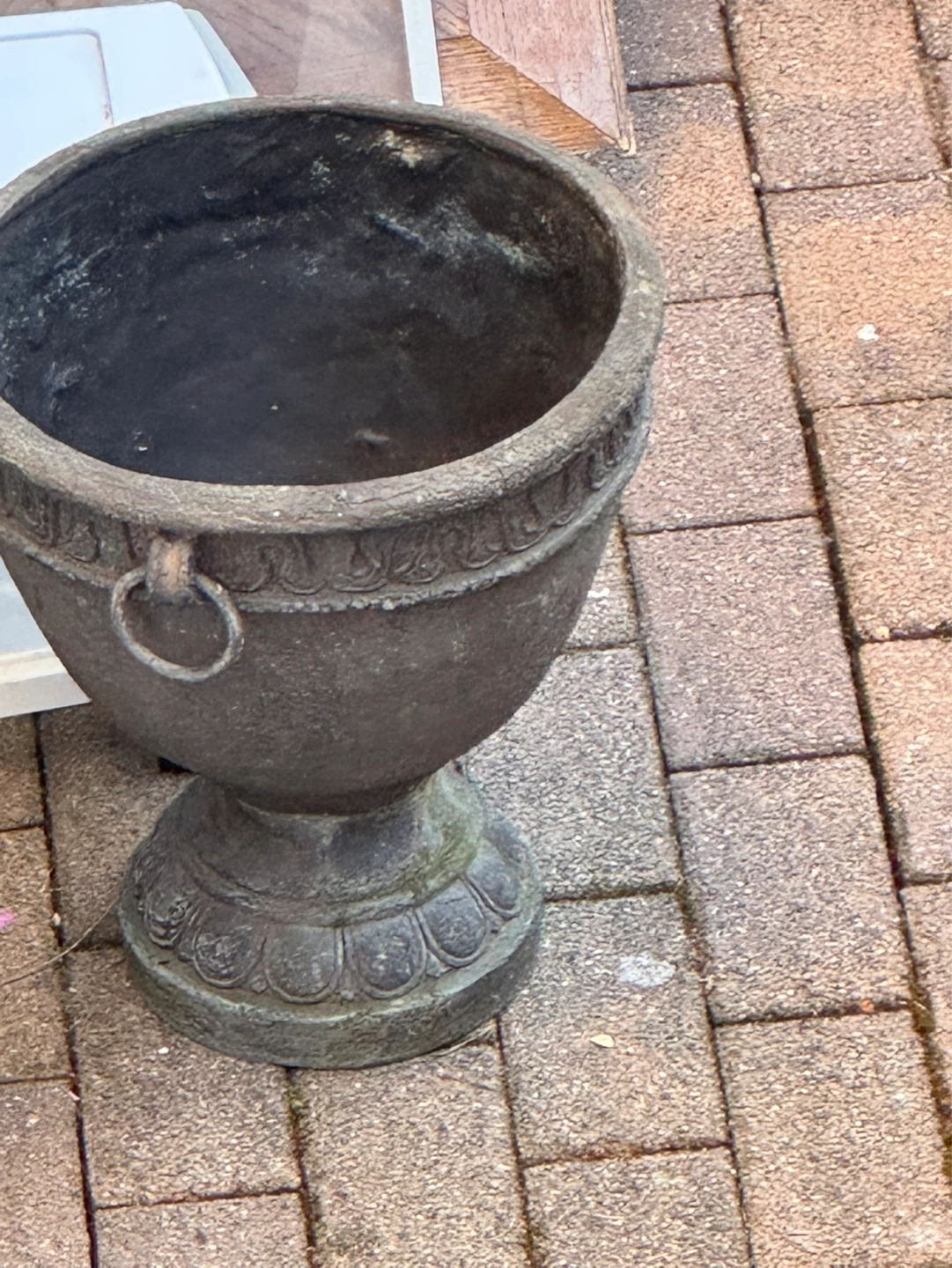 Outdoor Vintage Decorative Urn Planter
