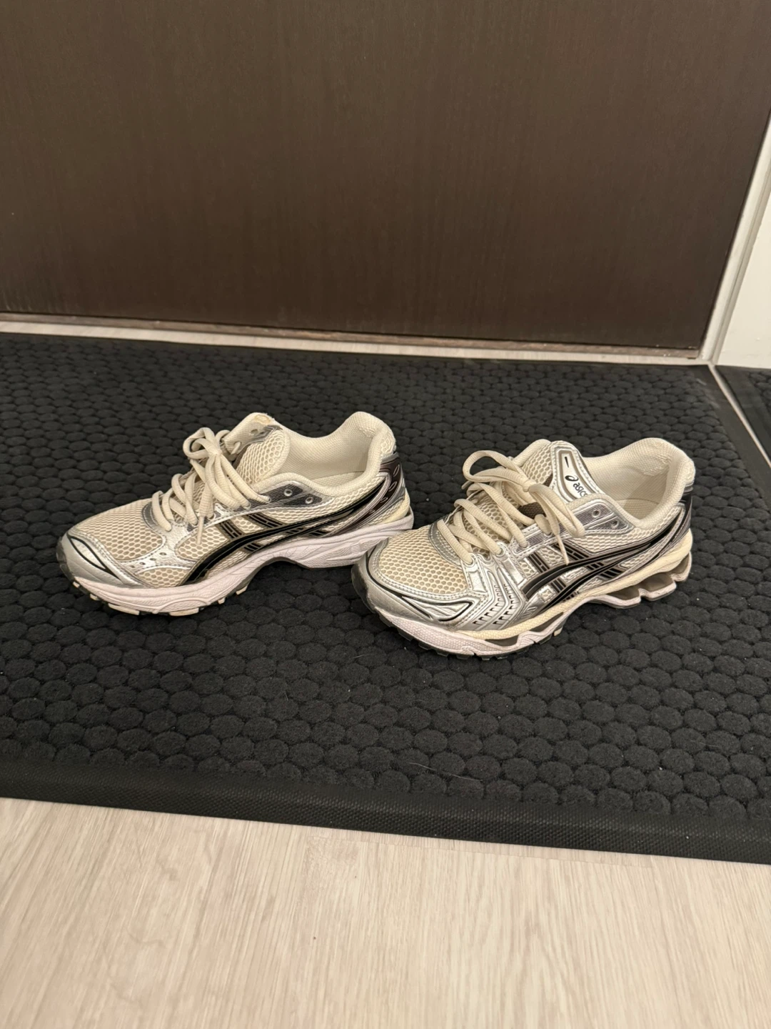 Worn Asics Gel Kayano 14 Size 5M/6.5W