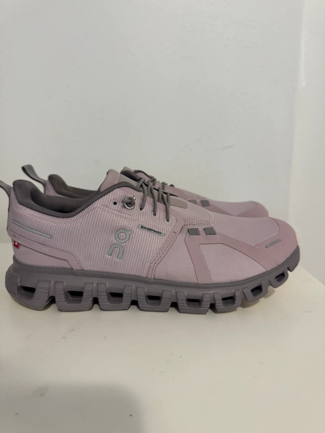 On Womens Cloud 6 Waterproof ‘Mauve Zinc’ (6.5US womens)