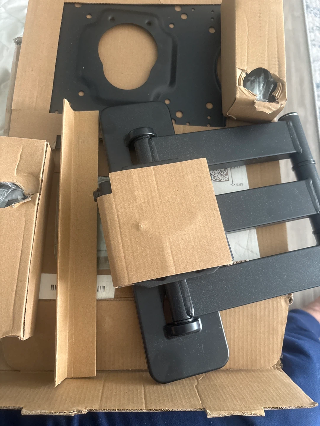 Amazon Basics TV Wall Mount - photo 2