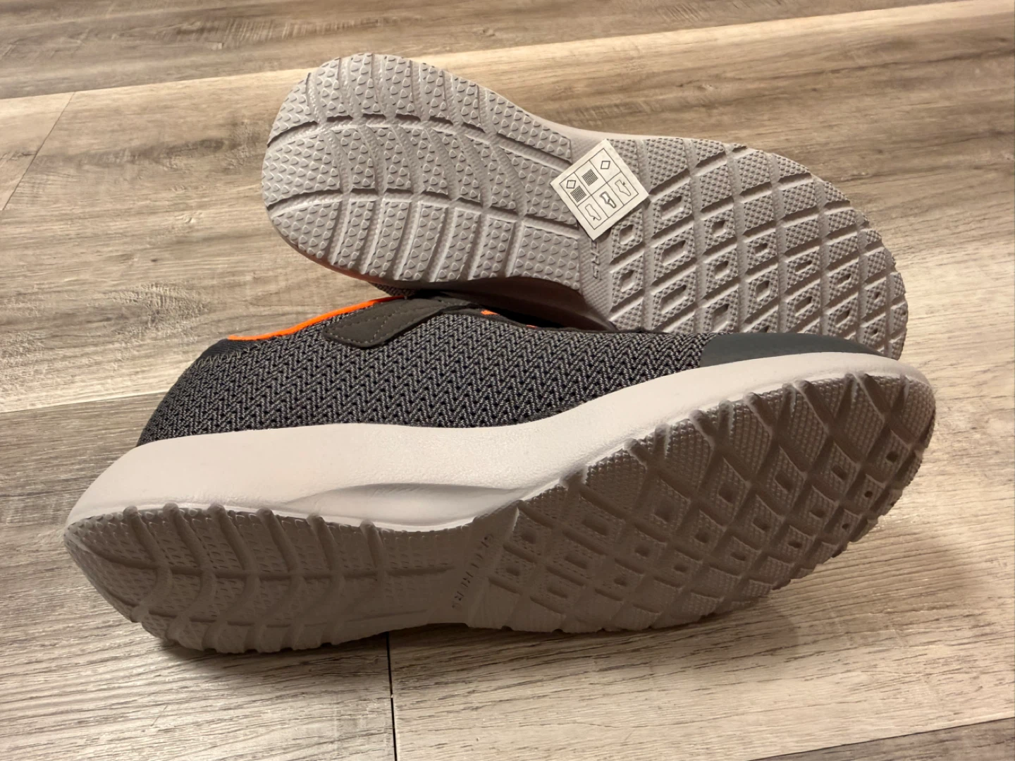 Brand new) Skechers Boys Shoes Size 4 Youth - photo 3