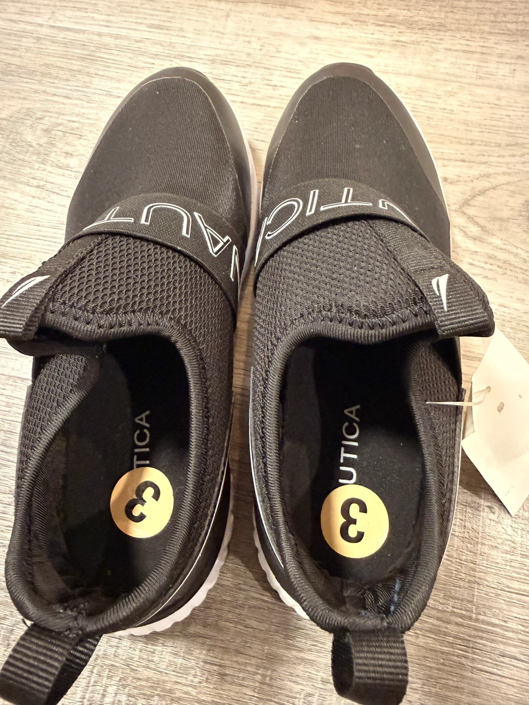 Brand new Nautica slip-on sneakers. Youth sz. 3 - photo 2