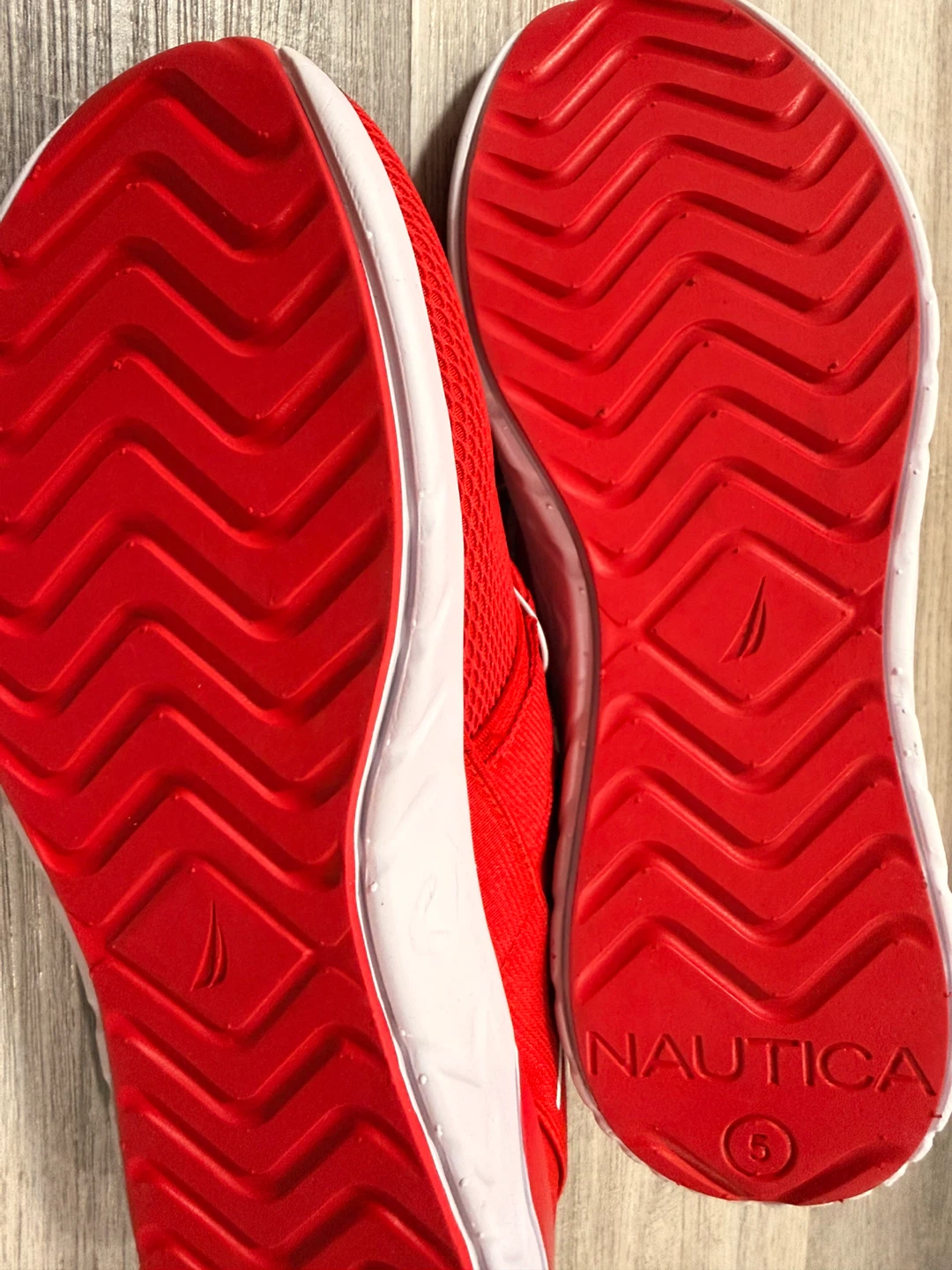 Brand new Nautica slip-on sneakers in bright red. - photo 3