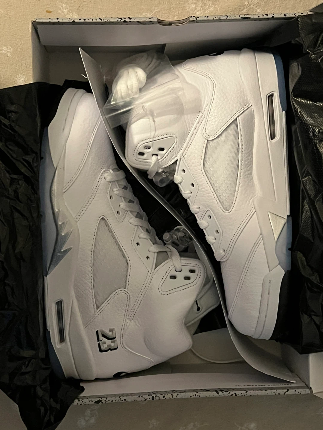 Jordan 5 White  metallics Size 10 DS