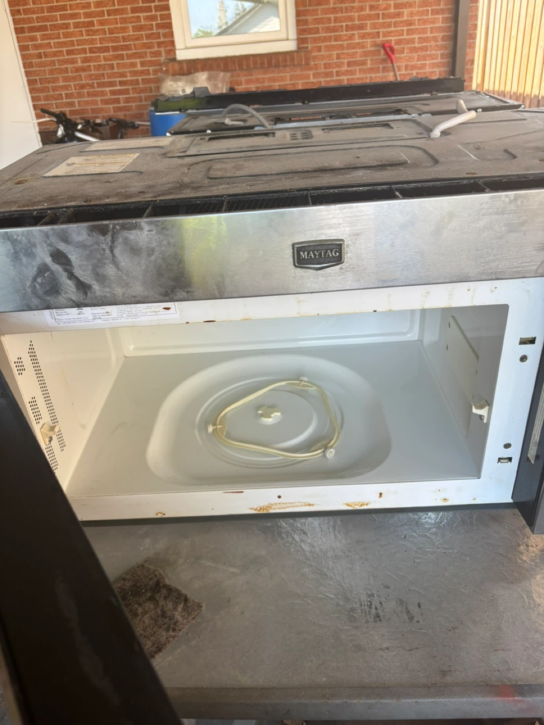 Microwave - photo 2