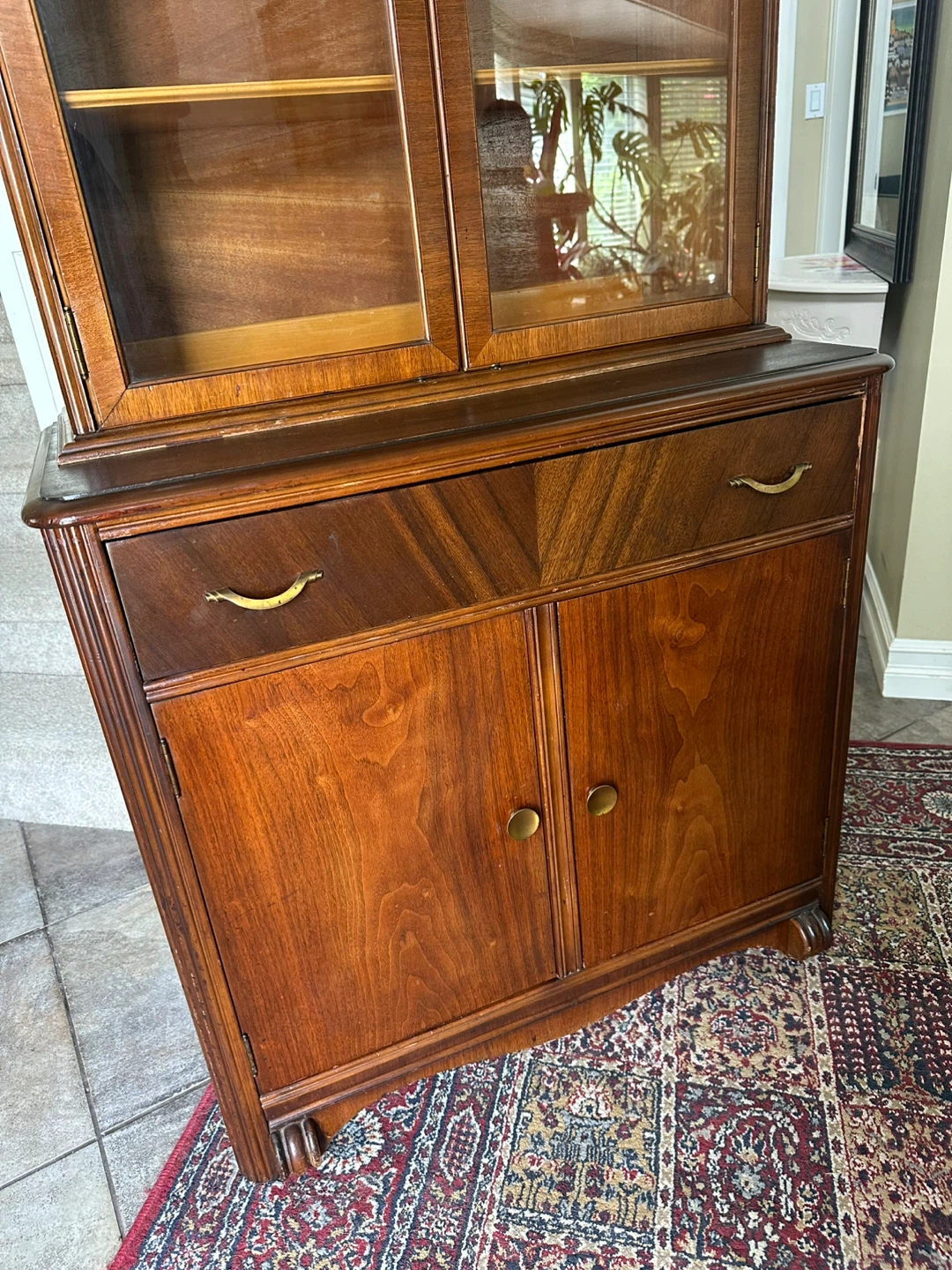 Vintage Solid Wood Display Cabinet / Hutch – Beautiful Condition - photo 2