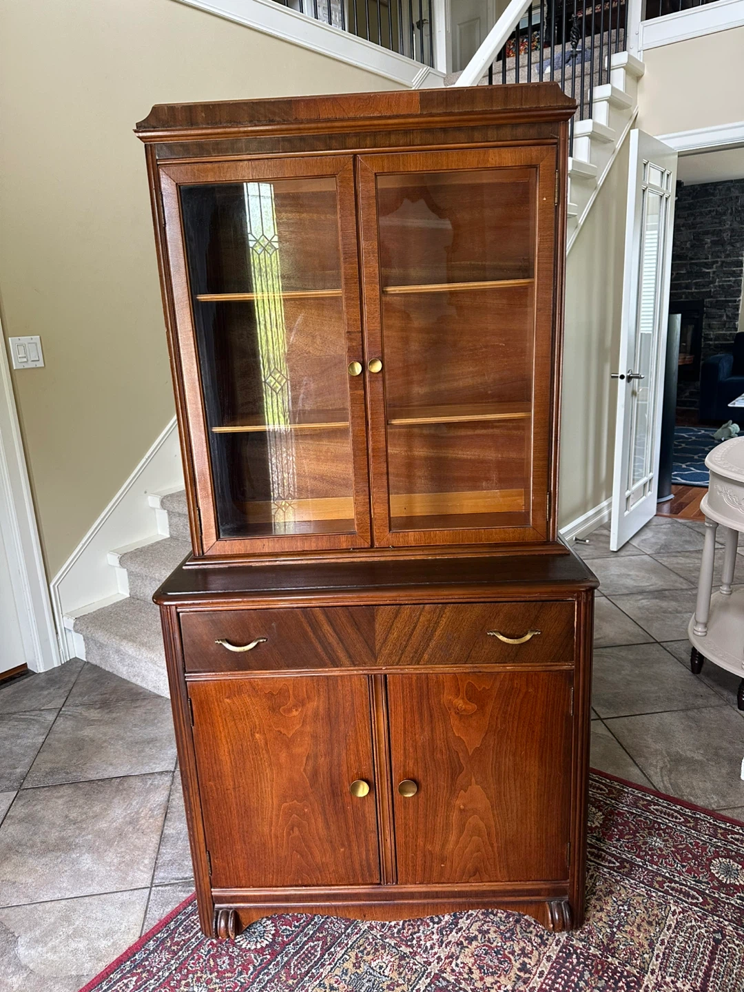 Vintage Solid Wood Display Cabinet / Hutch – Beautiful Condition - photo 4