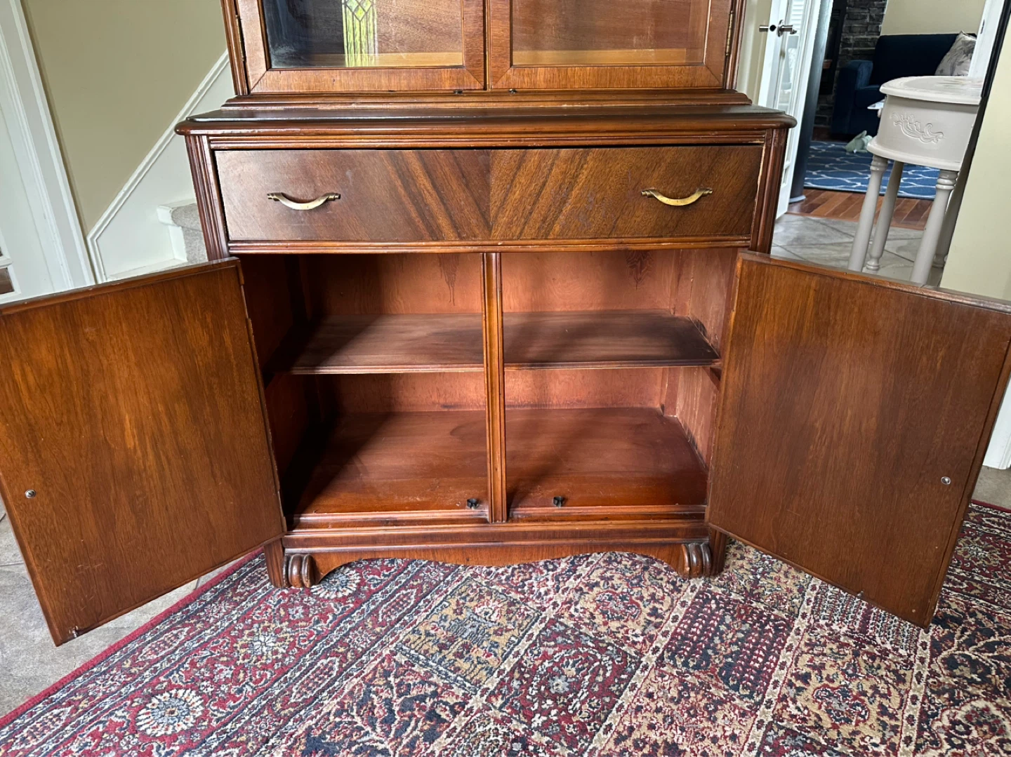 Vintage Solid Wood Display Cabinet / Hutch – Beautiful Condition - photo 5